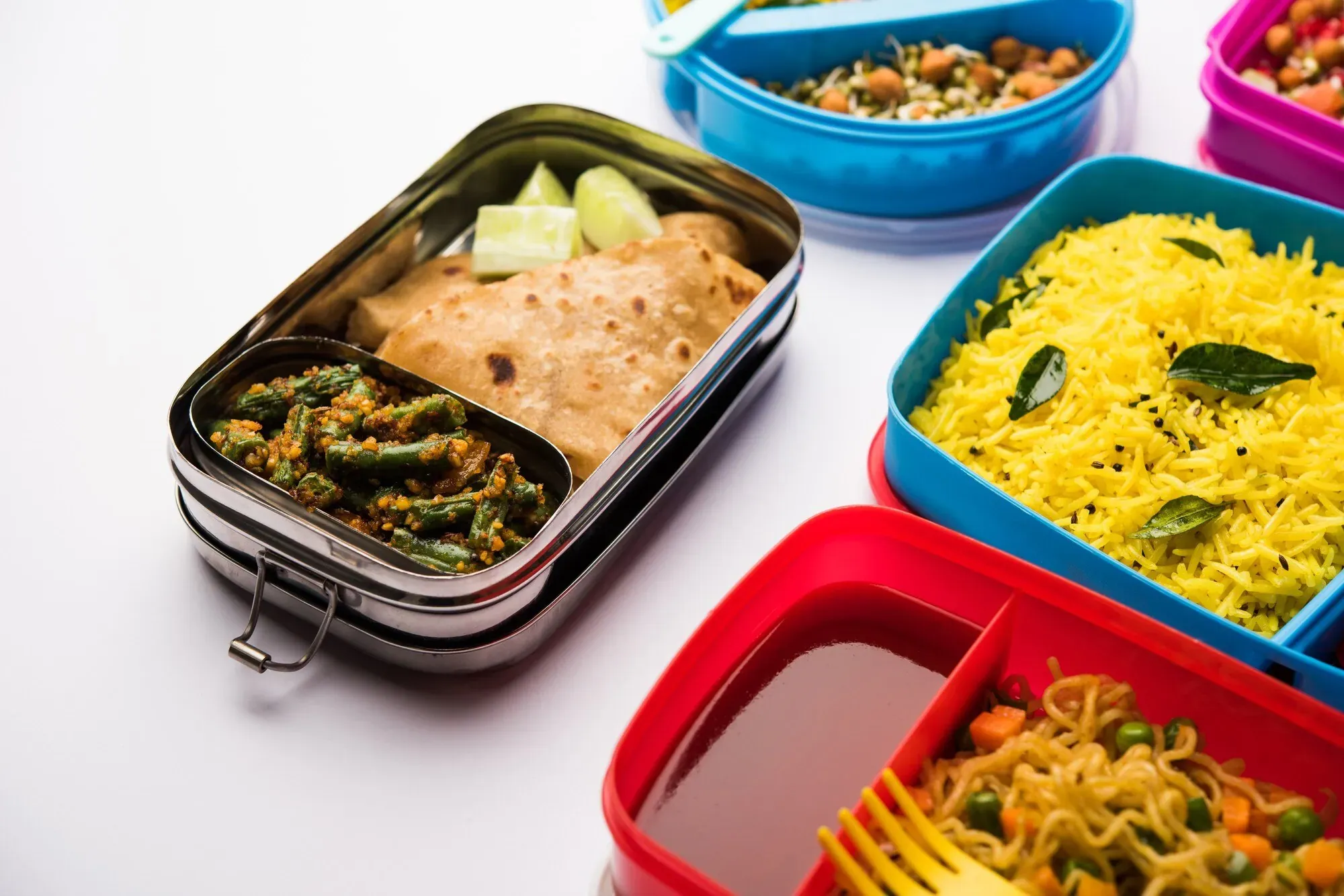 Idee lunch box indiana per la scuola: 10 formule tiffin — Indian school tiffin boxes